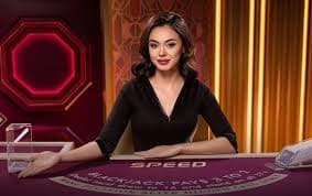 Layar Lightning Dice yowes togel dengan tiga dadu dan multiplier ditampilkan di atas